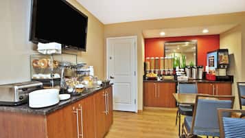 Free daily continental breakfast