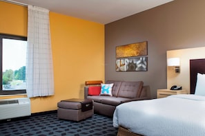 In-room safe, desk, iron/ironing board, free cots/infant beds - Towneplace Suites by Marriott Savannah Airport (Savannah)