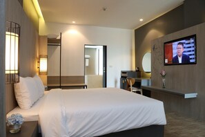 Minibar, in-room safe, individually furnished, desk - Miracle Suvarnabhumi Airport (Bang Phli)