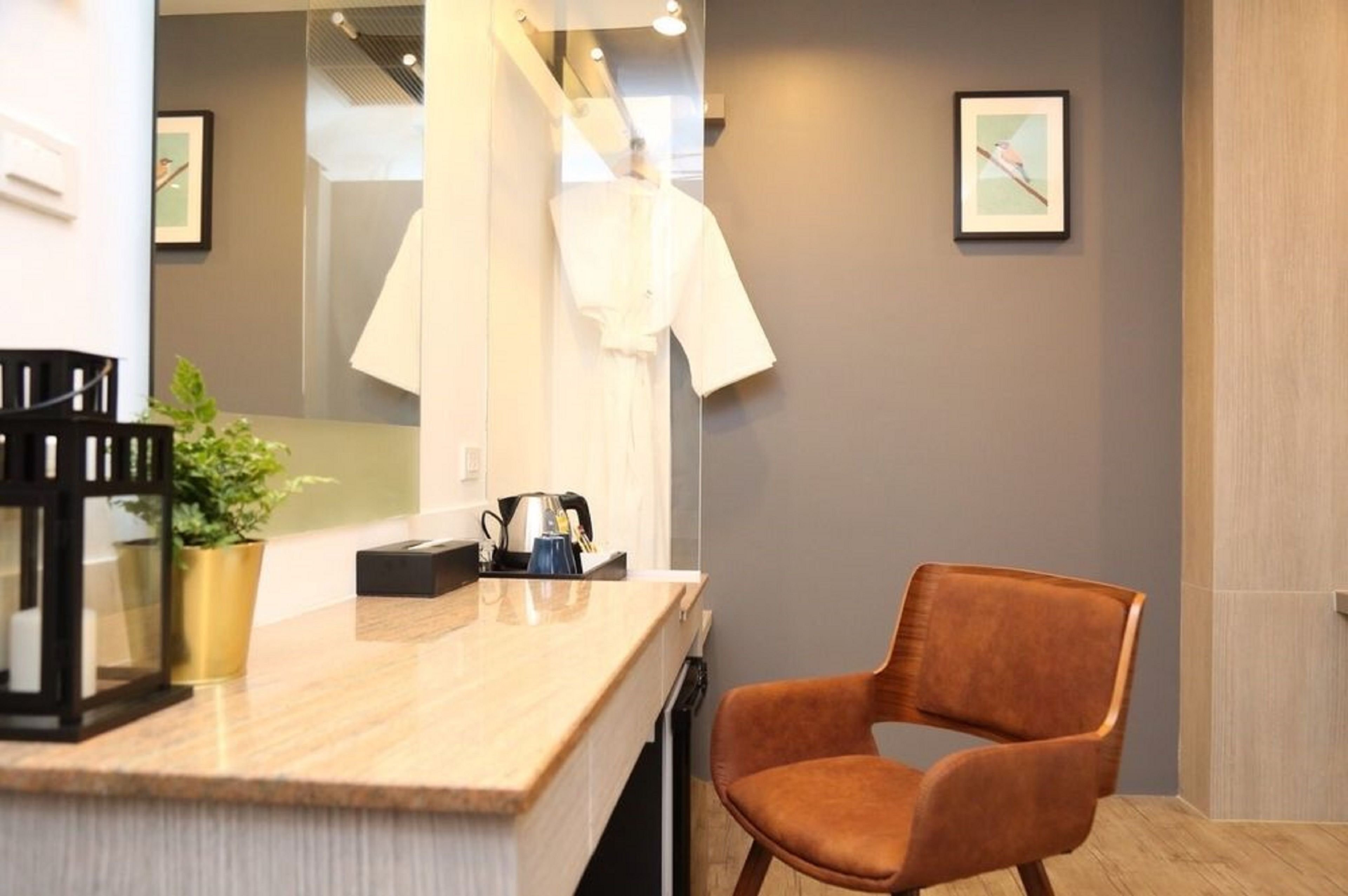 premium deluxe room with round trip airport transfer | 1 bedroom, minibar, in-room safe, individually furnished