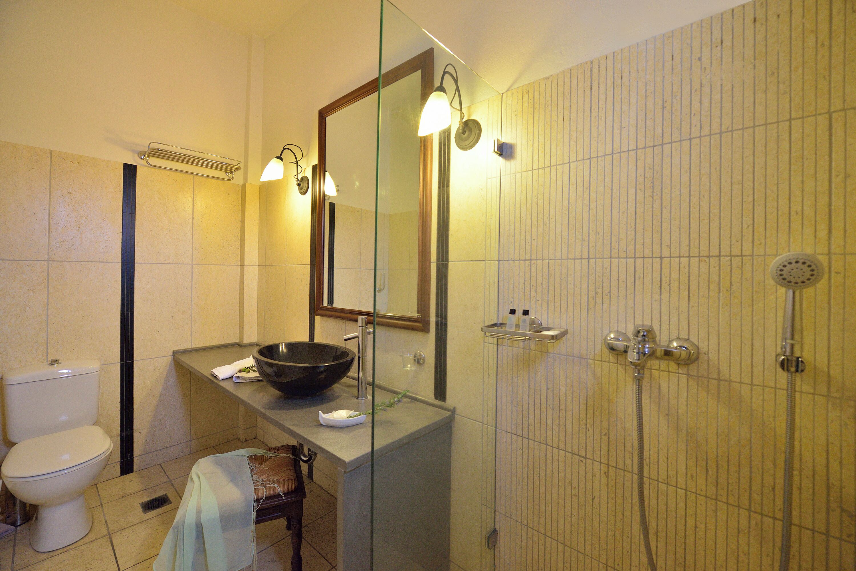 superior room, balcony, sea view | bathroom | shower, free toiletries, hair dryer, towels