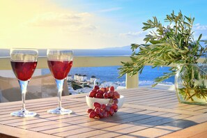 Superior Room, Balcony, Sea View | Terrace/patio - Hotel Pelican (Mykonos)