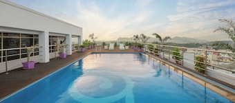 Vivanta Vijayawada, MG Road