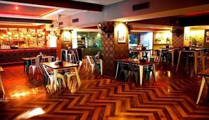 Bar (on property) - LA SARA GRAND (Bengaluru)