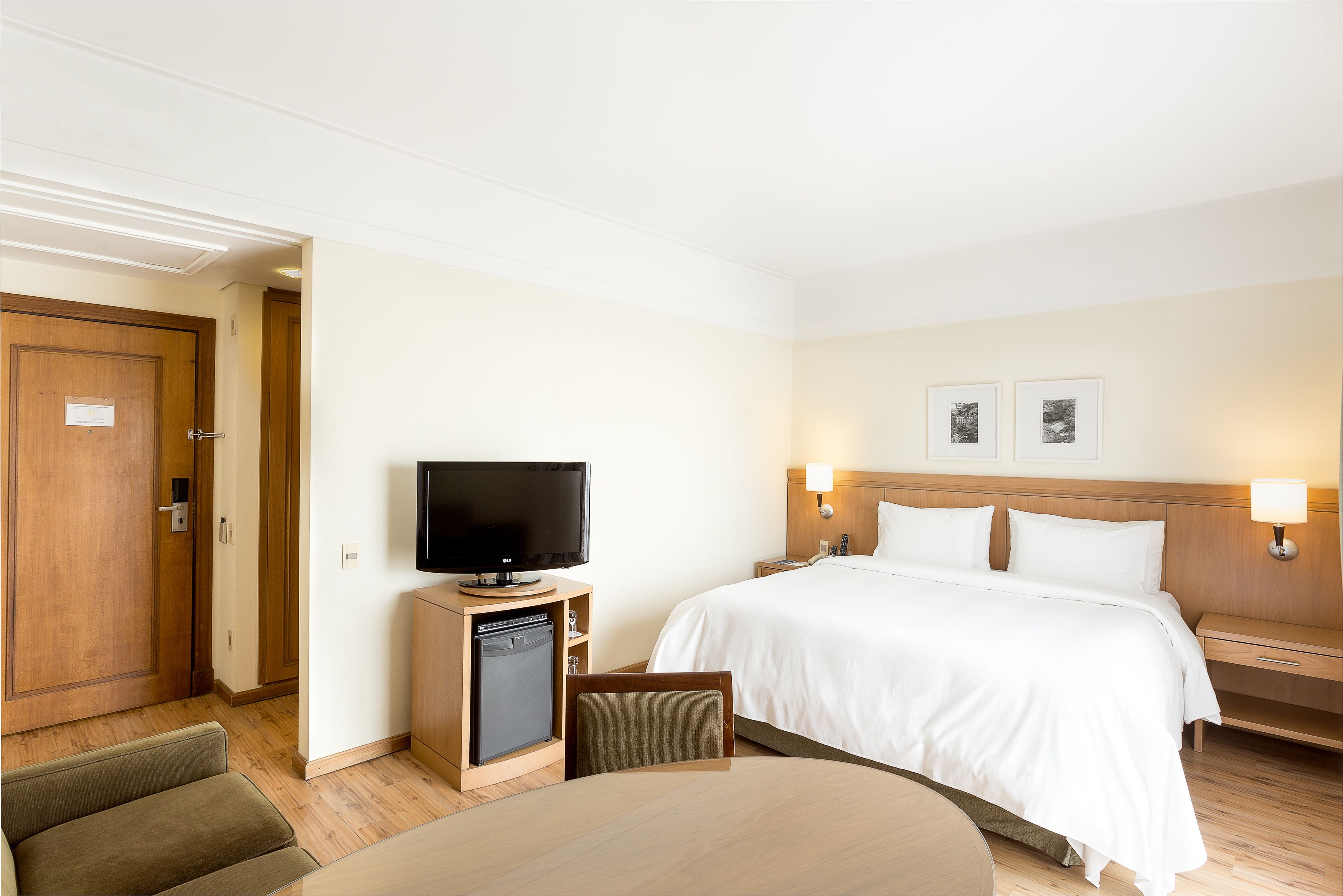 1 bedroom, minibar, in-room safe, desk