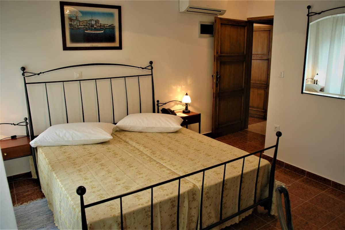 double room, sea facing | minibar, in-room safe, individually decorated, individually furnished