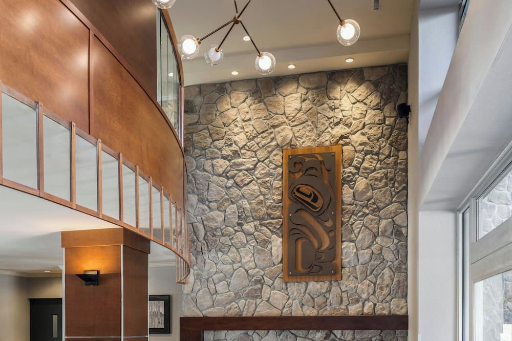 Four Points by Sheraton Victoria Gateway