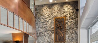 Four Points by Sheraton Victoria Gateway