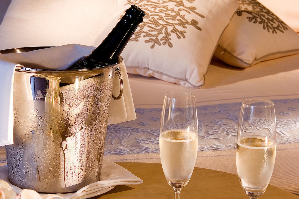 1 bedroom, hypo-allergenic bedding, minibar, in-room safe