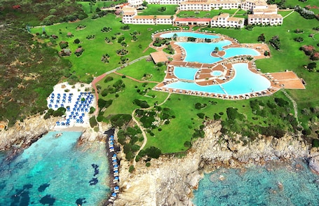 Ansicht von oben. COLONNA RESORT, a Colonna Luxury Beach Hotel, Porto Cervo