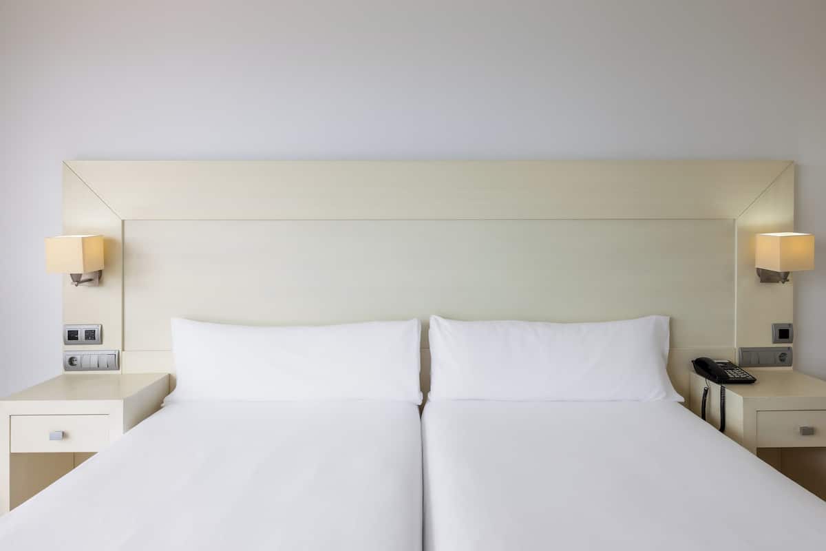 1 bedroom, in-room safe, desk, blackout curtains