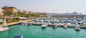 Senator Águilas Hotel