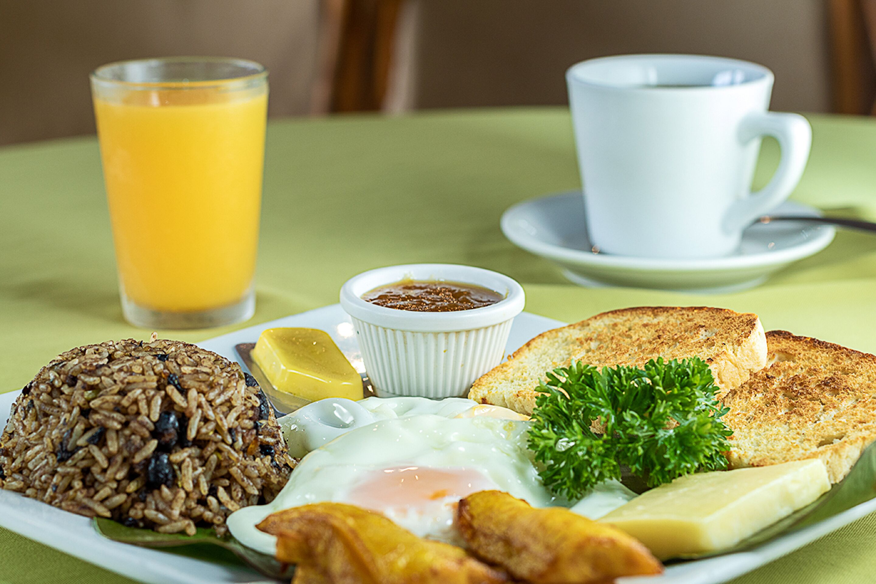 free daily full breakfast