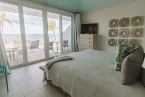 Premium bedding, in-room safe, blackout curtains, iron/ironing board - Cape Eleuthera Resort & Marina (Freetown)