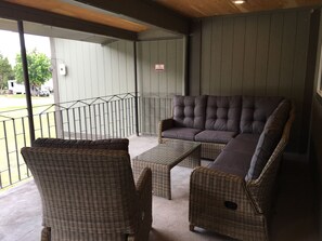 Grizzly Den Suite, 2nd Floor, No Pets; Remodeled 2018 | Balcon