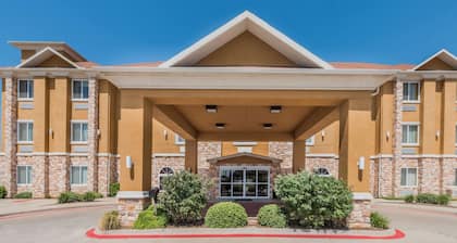 Days Inn & Suites by Wyndham Cleburne TX