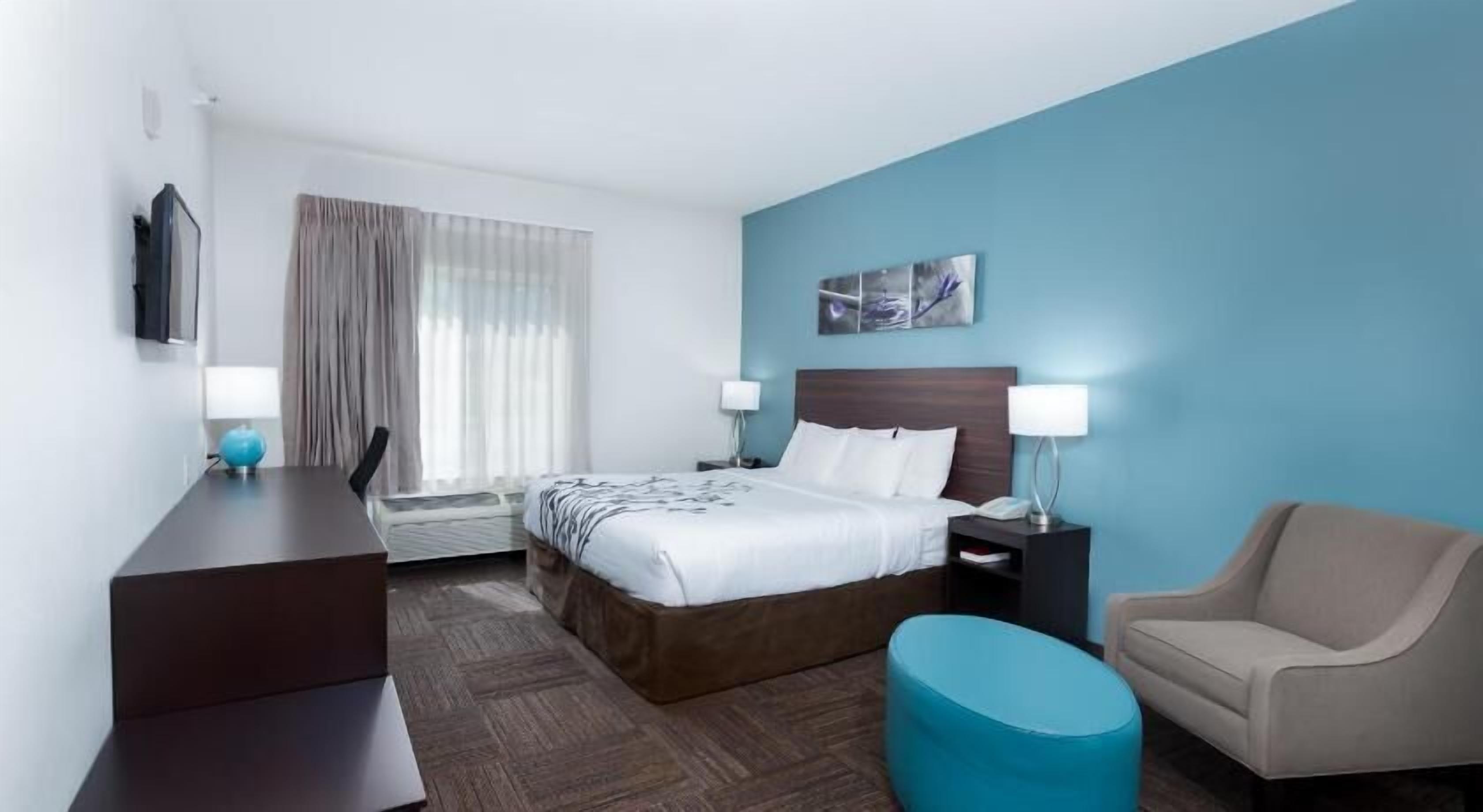 In-room safe, desk, laptop workspace, iron/ironing board
