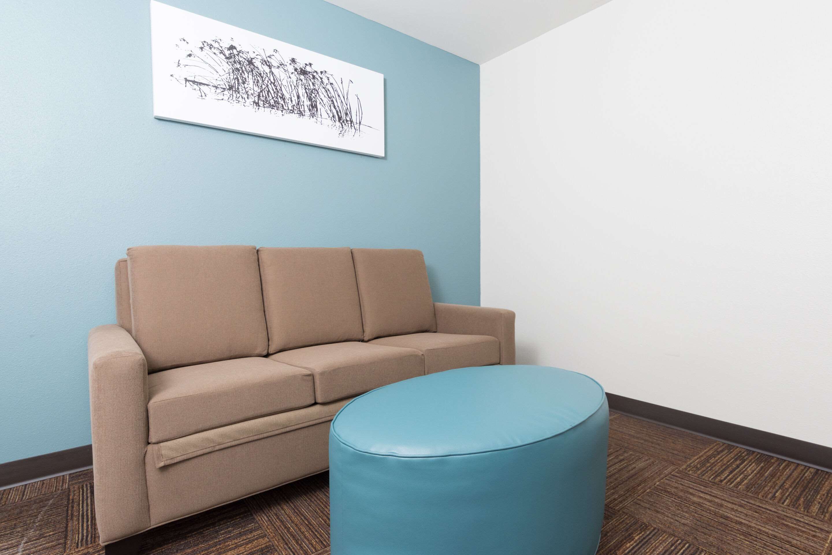 king suite, non smoking | living area | 50-inch flat-screen tv with cable channels, tv, pay films