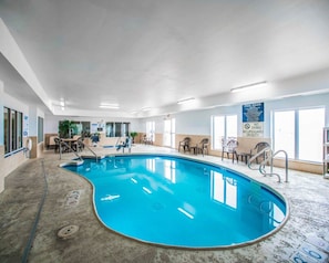 Indoor pool - Sleep Inn & Suites Washington near Peoria (Washington)