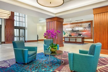 Hotel entrance and lobby at Hilton Grand Vacations Club Las Palmeras Orlando