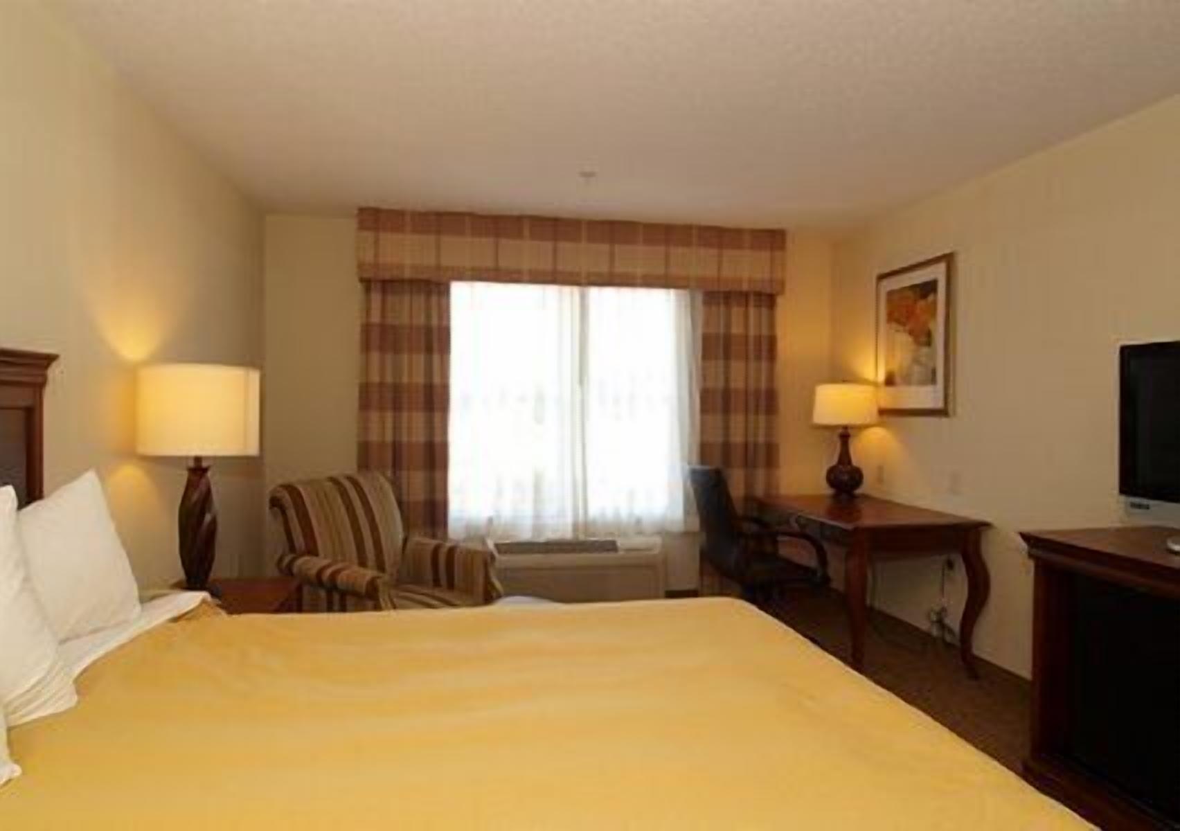 1 bedroom, iron/ironing board, free cots/infant beds, rollaway beds