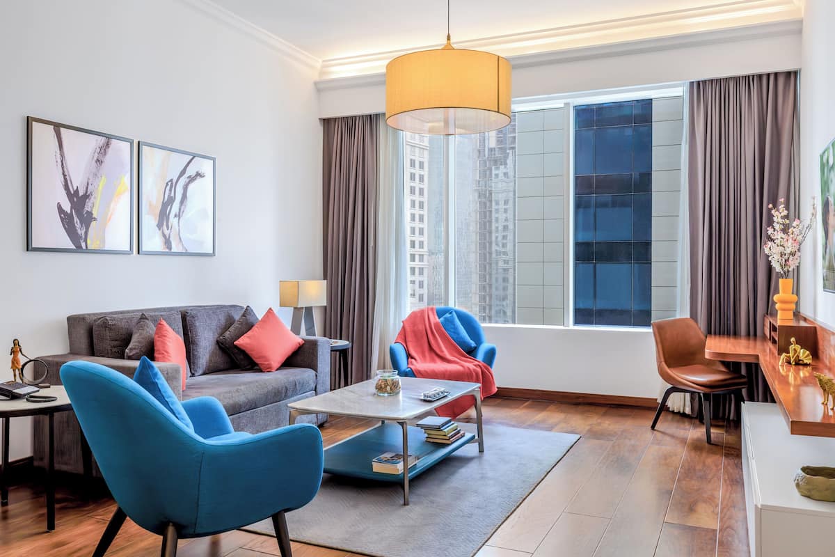 Deluxe Room, 1 Bedroom | Hypo-allergenic bedding, pillowtop beds, in-room safe