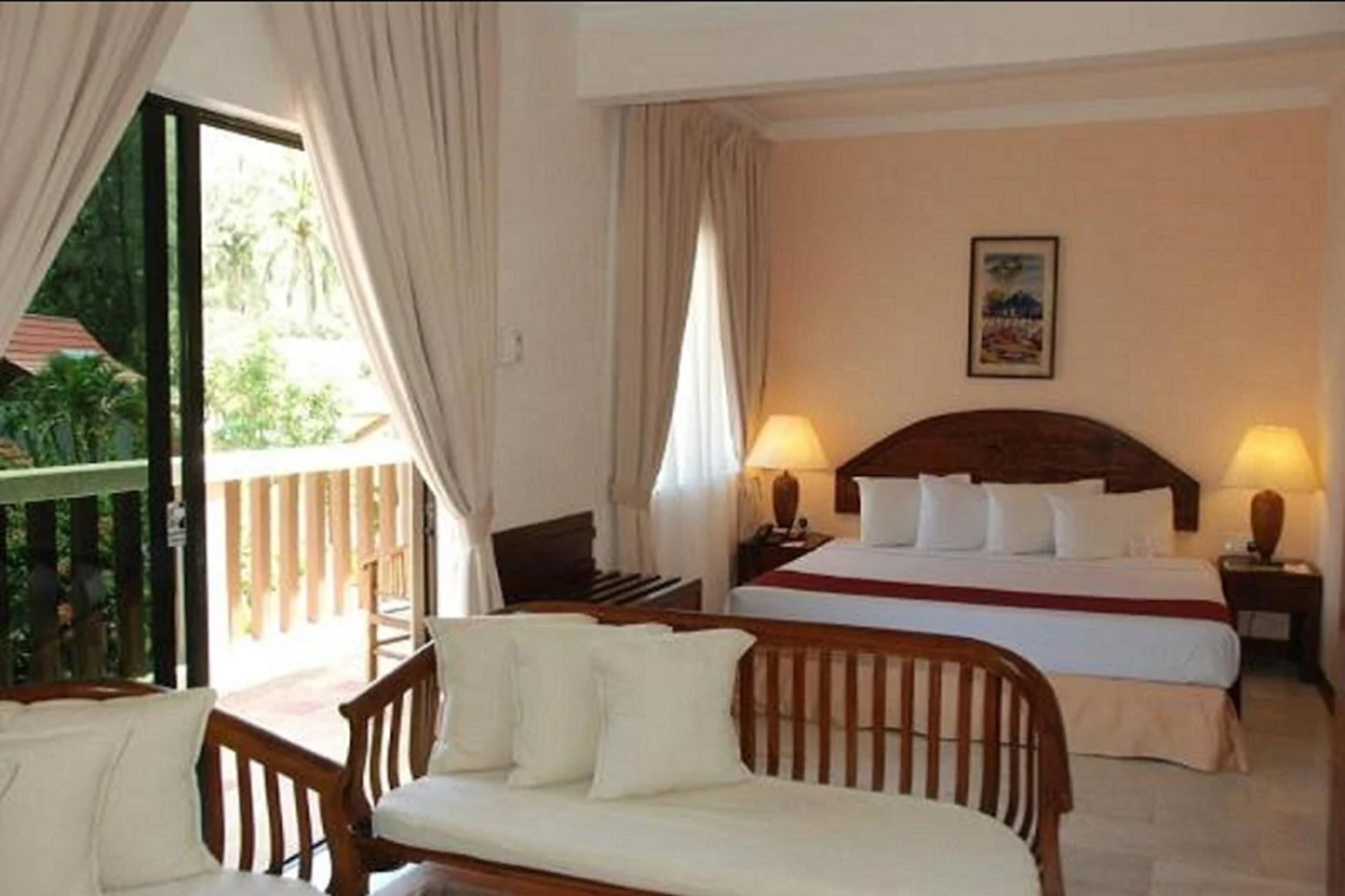 Free minibar, in-room safe, desk, laptop workspace