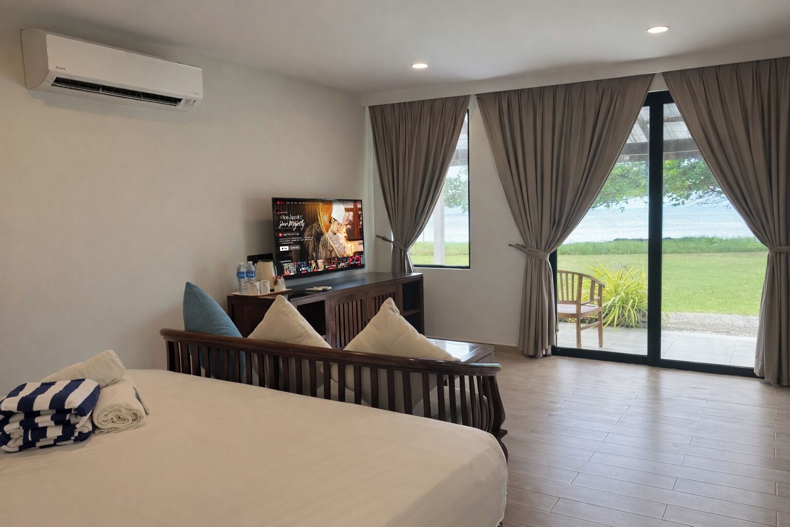 Free minibar, in-room safe, desk, laptop workspace
