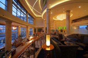 المنشأة من الداخل