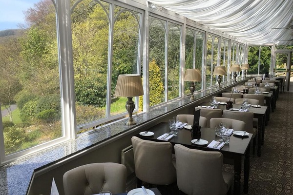2 restaurants; breakfast, lunch, and dinner served