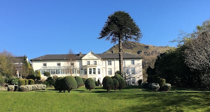 The Royal Victoria Hotel