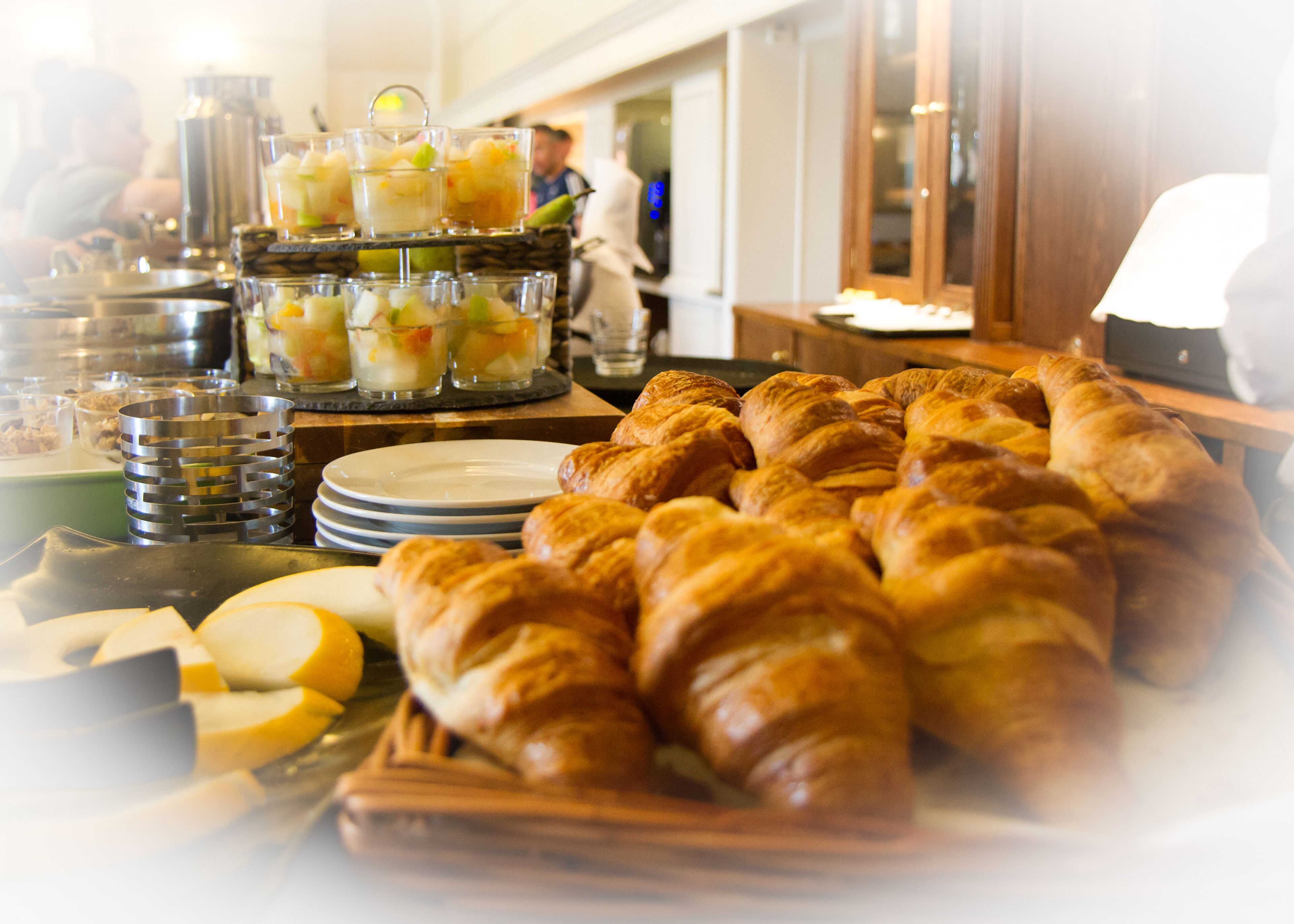 free daily full breakfast