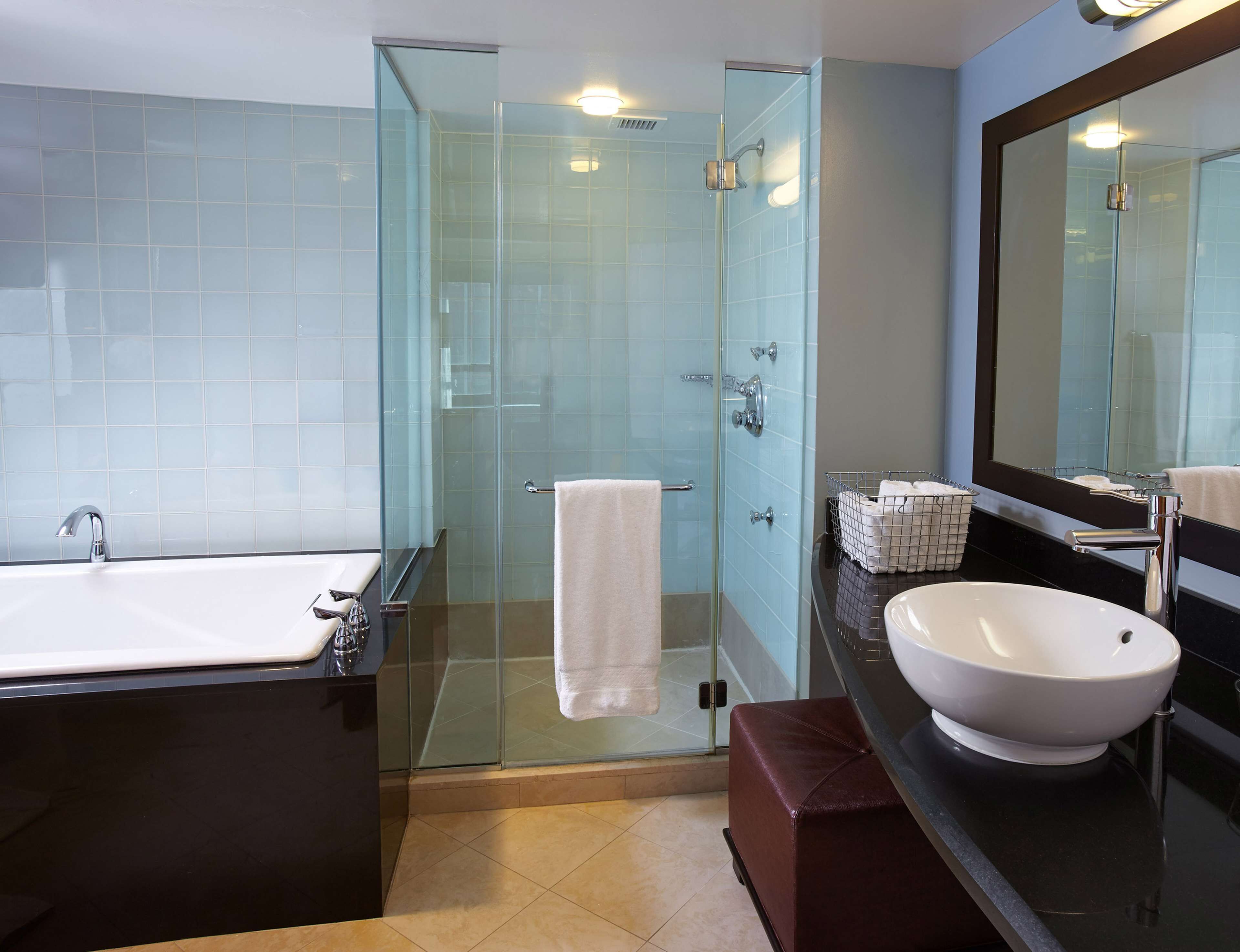 2 bedroom 2 king suite with queen sofabed | bathroom | eco-friendly toiletries, hair dryer, towels, shampoo