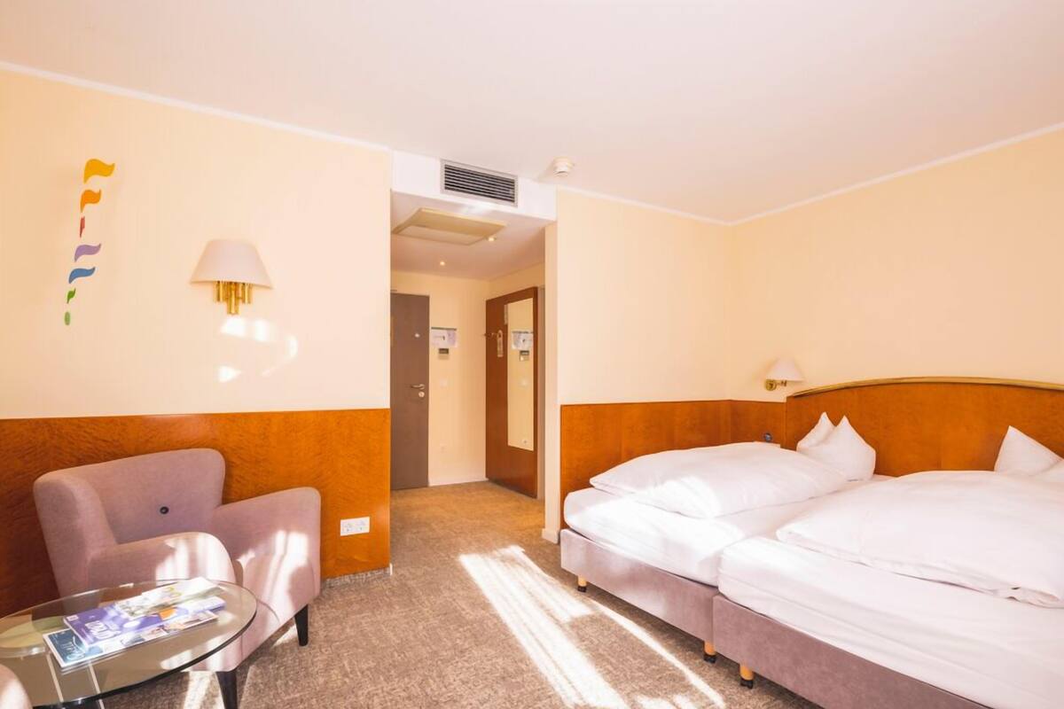 junior room | 1 bedroom, hypo-allergenic bedding, desk, laptop workspace