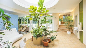 Sauna, baño turco, 3 salas de tratamientos, masajes