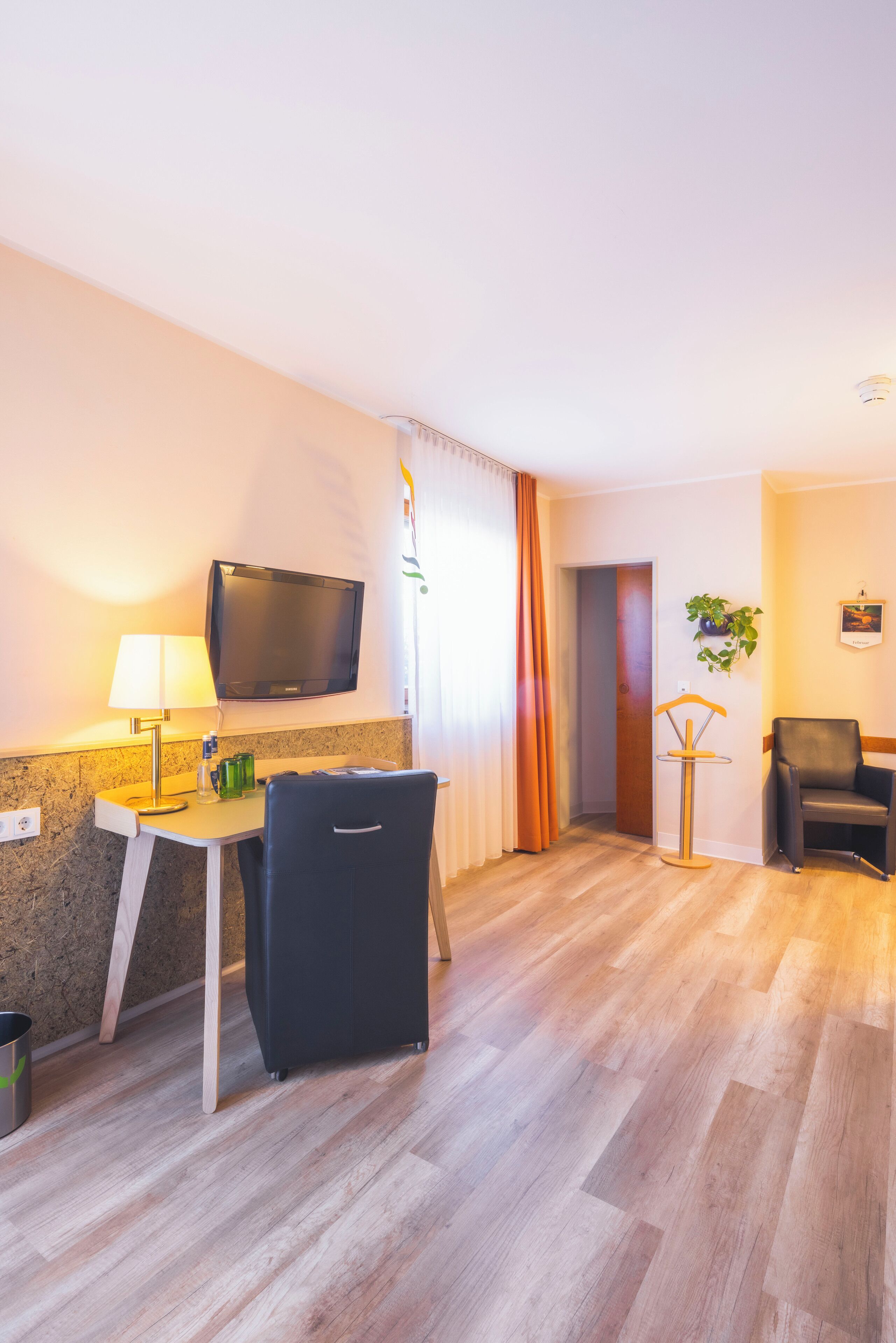 standard room | 1 bedroom, hypo-allergenic bedding, desk, laptop workspace