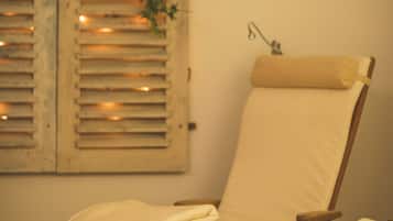 Sauna, steam room, 3 treatment rooms, massages