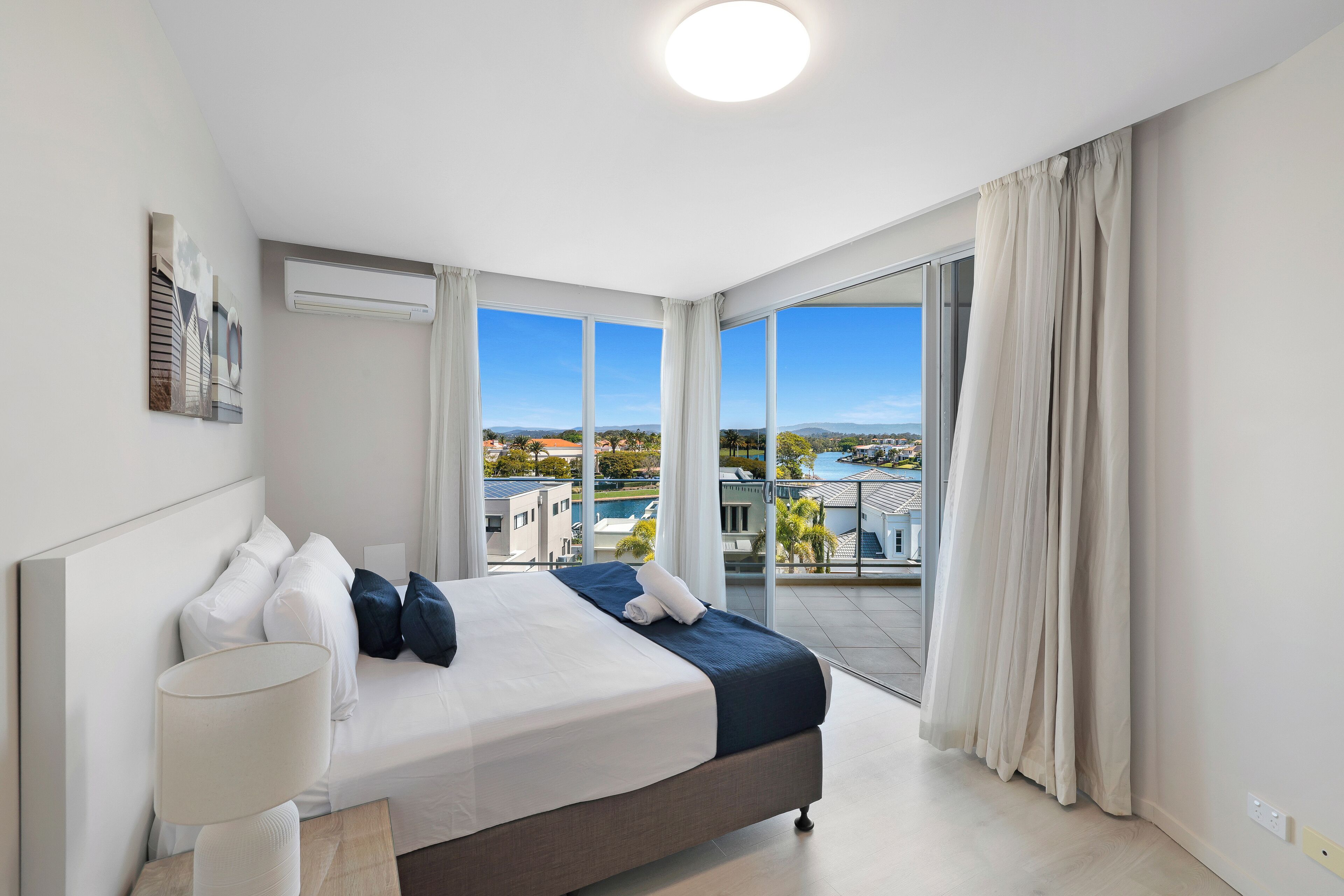 Deluxe Apartment, 3 Bedrooms | Blackout curtains, iron/ironing board, free WiFi