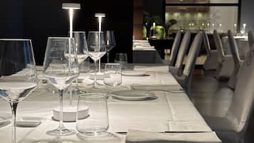 Se sirven desayunos, comidas, cenas y cocina italiana