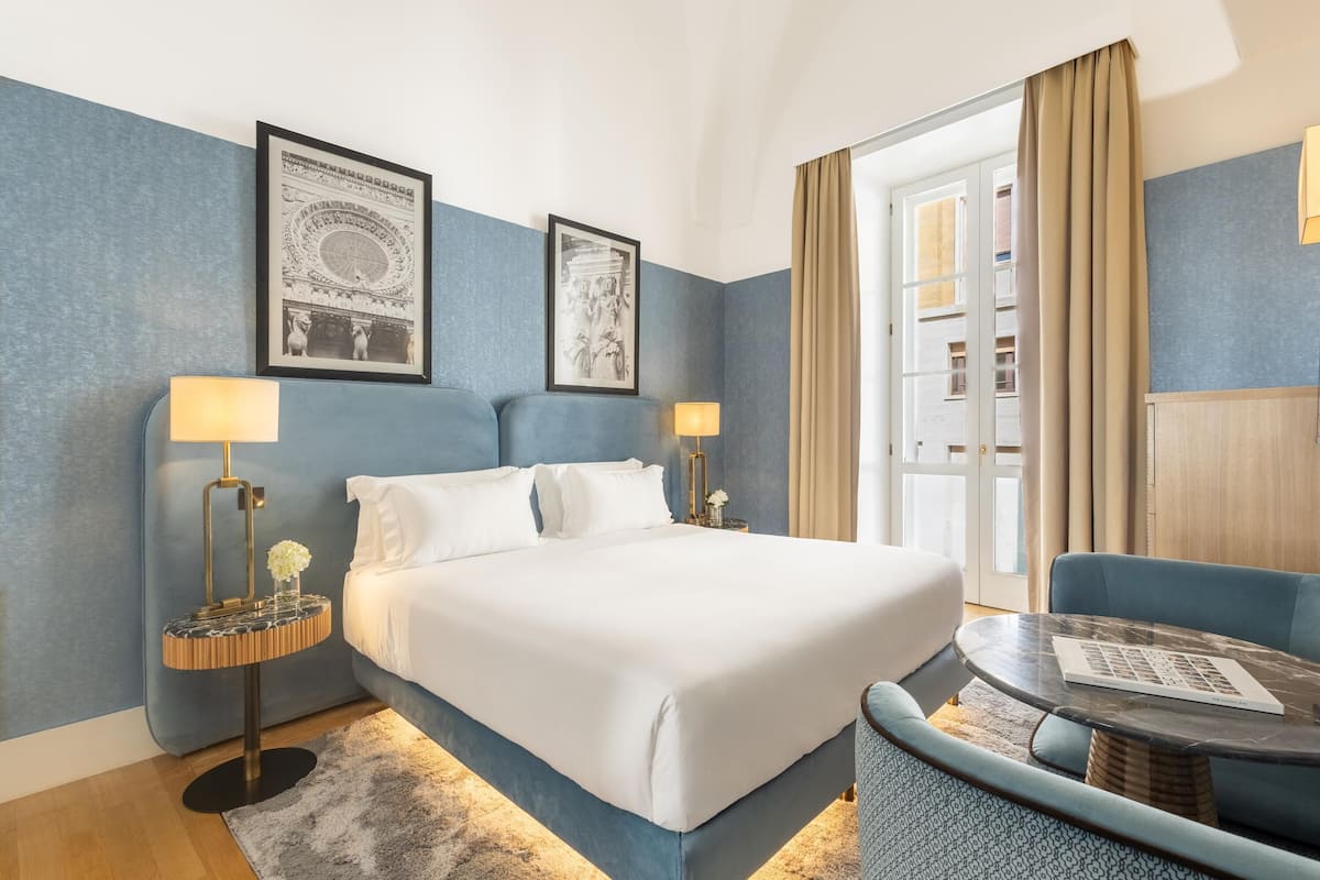 Deluxe Room, Balcony | Hypo-allergenic bedding available, minibar, in-room safe, desk