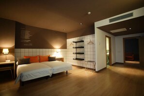 Desk, iron/ironing board, free cribs/infant beds, rollaway beds - Ath Hotelandgo Arasur (RIVABELLOSA)