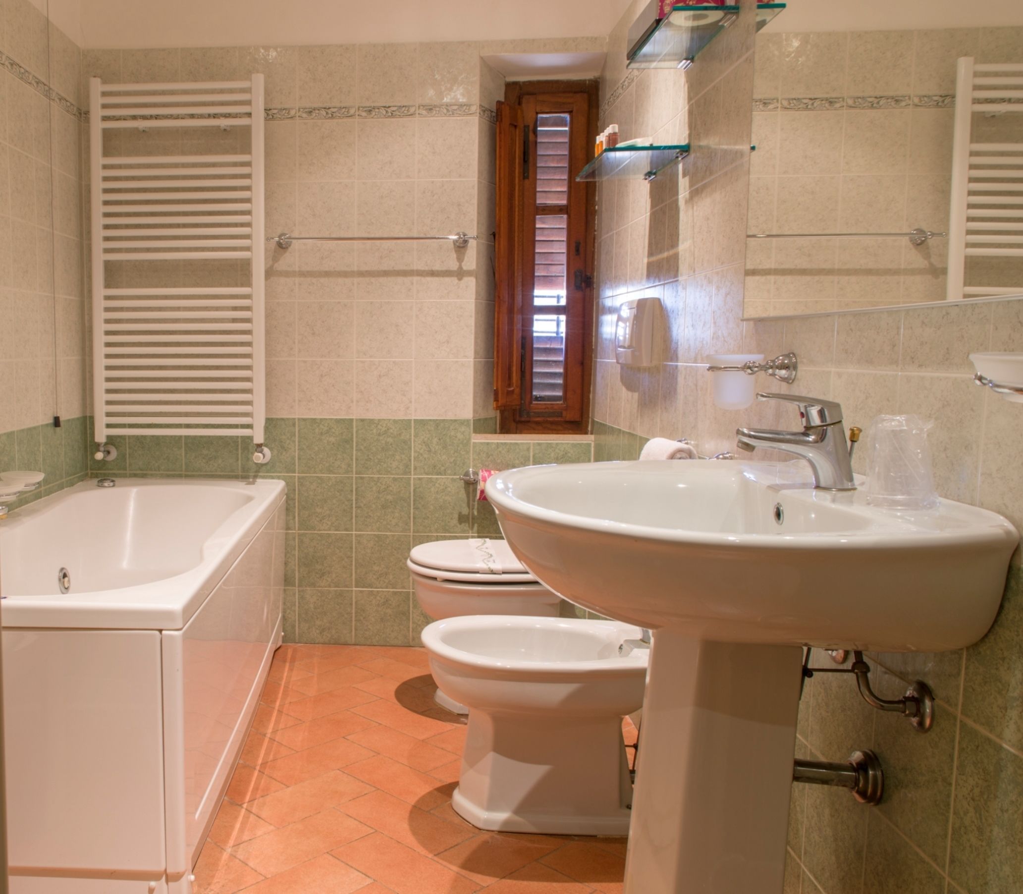 superior double room | bathroom | free toiletries, hair dryer, bathrobes, slippers