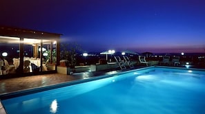 Outdoor pool, pool umbrellas