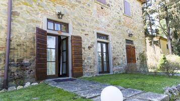 Classic-Doppelzimmer zur Einzelnutzung | Minibar, Zimmersafe, individuell dekoriert, Schreibtisch