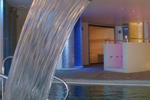 Sauna, hot tub, steam room, Turkish bath, body treatments, aromatherapy