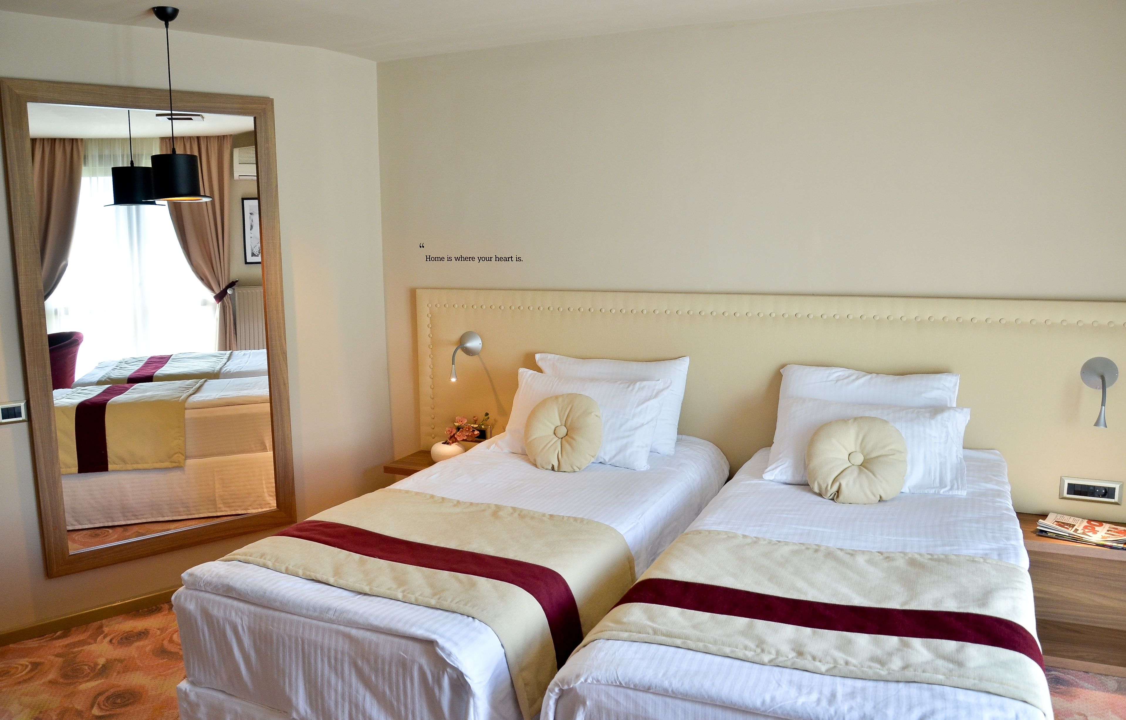 standard twin room, 2 single beds | select comfort beds, minibar, in-room safe, desk