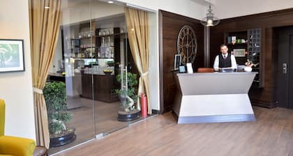 Capitolina City Chic Hotel