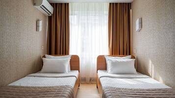 Phòng 2 giường đơn Economy | Két bảo mật tại phòng, bàn ủi/dụng cụ ủi quần áo