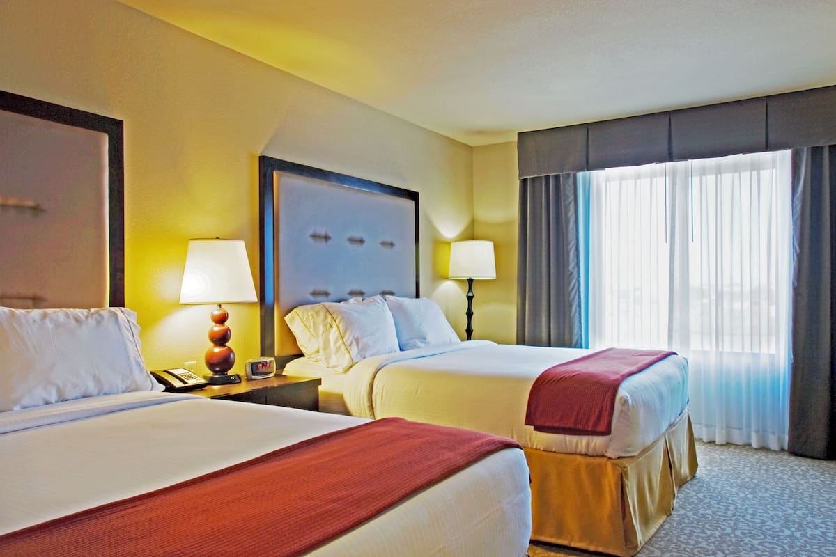 1 bedroom, premium bedding, desk, blackout curtains