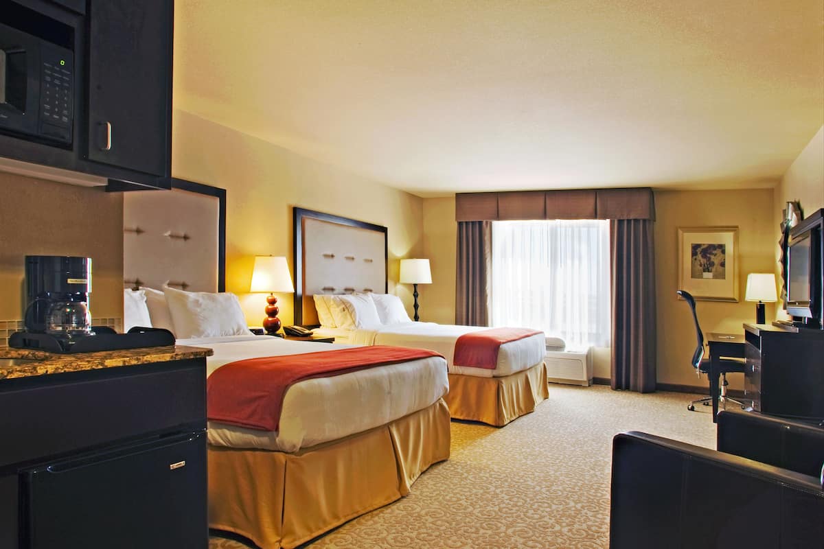 1 bedroom, premium bedding, desk, blackout curtains